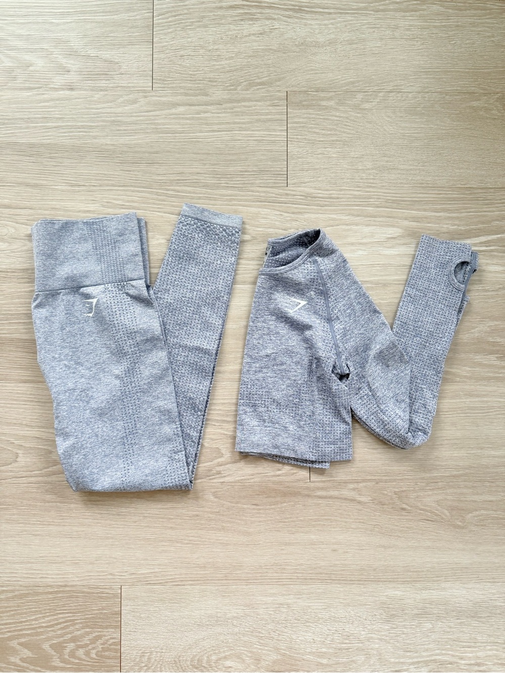 Gymshark Women’s Light Grey Seamless Crop Top and Leggings Set